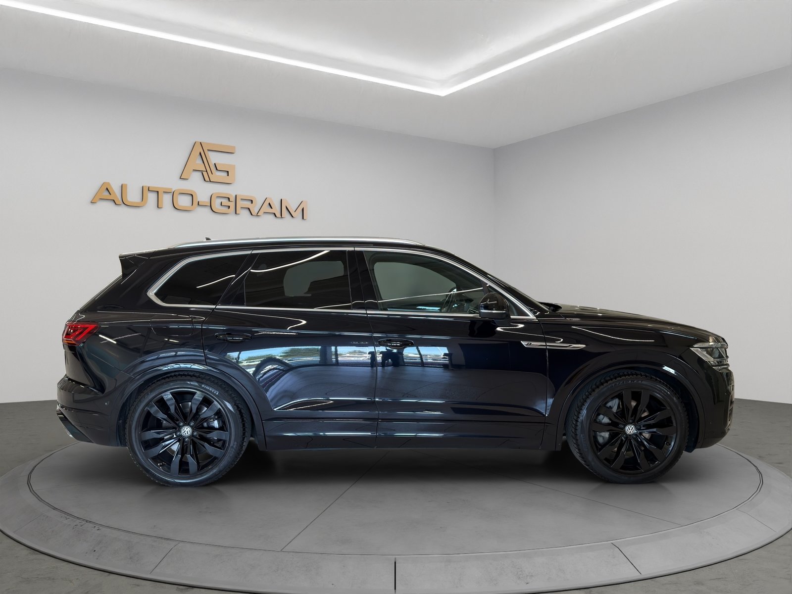 VW Touareg 3.0 TSI R-Line Tiptronic, Petrol, Second hand / Used, Automatic - 6