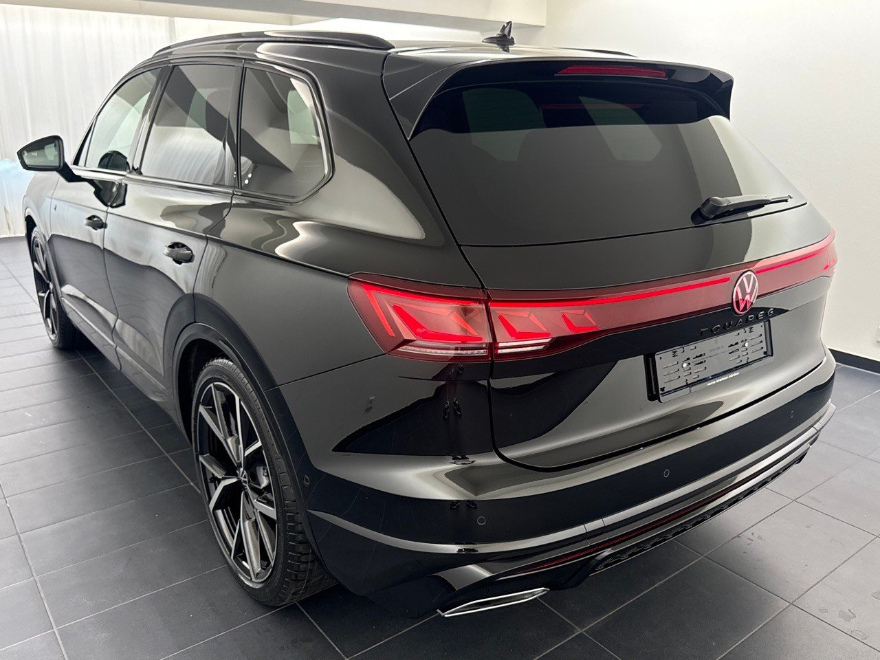 VW Touareg 3.0 TDI R-Line ''inkl. AHK Standheizung'', Diesel, Second hand / Used, Automatic - 2