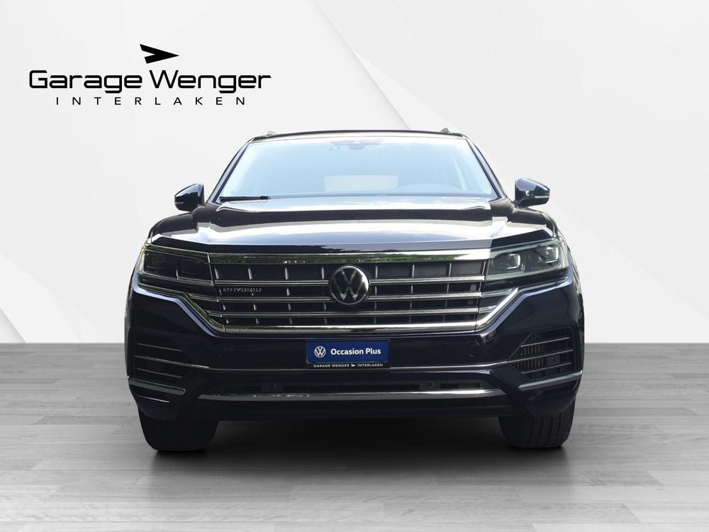 VW Touareg Elegance eHybrid, Full-Hybrid Petrol/Electric, Second hand / Used, Automatic - 2