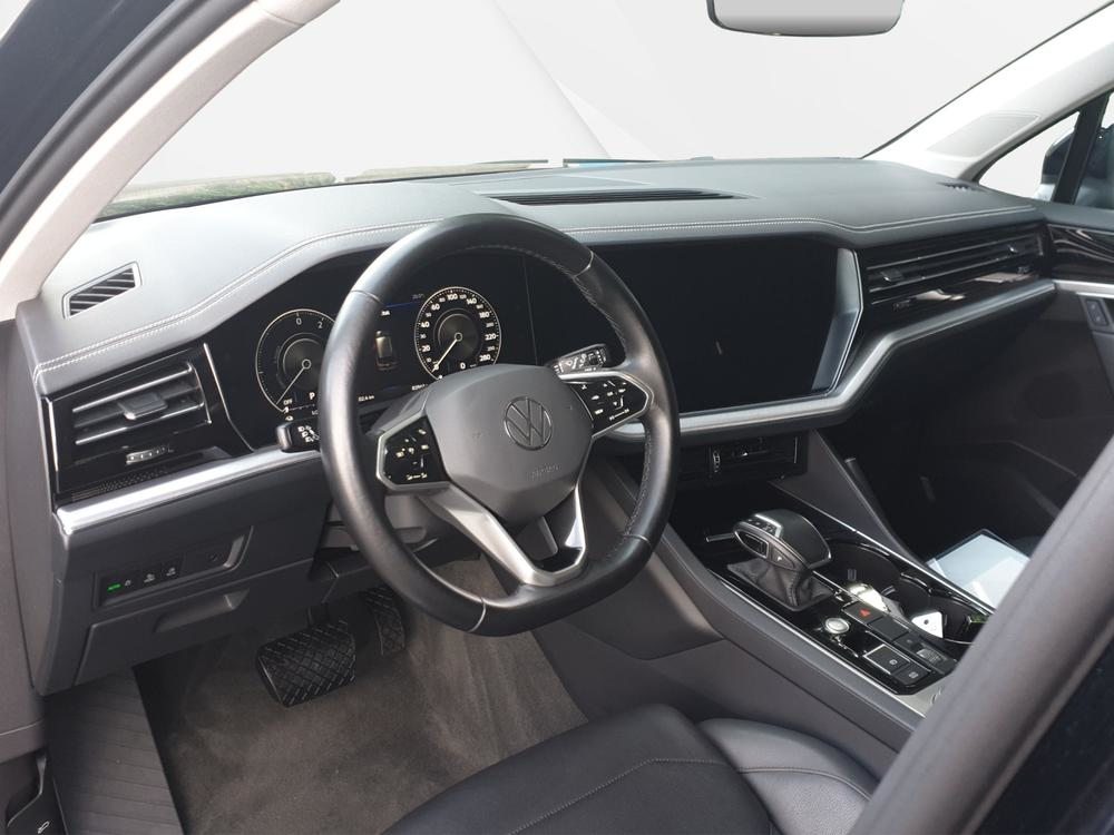 VW Touareg Elegance eHybrid, Full-Hybrid Petrol/Electric, Second hand / Used, Automatic - 7