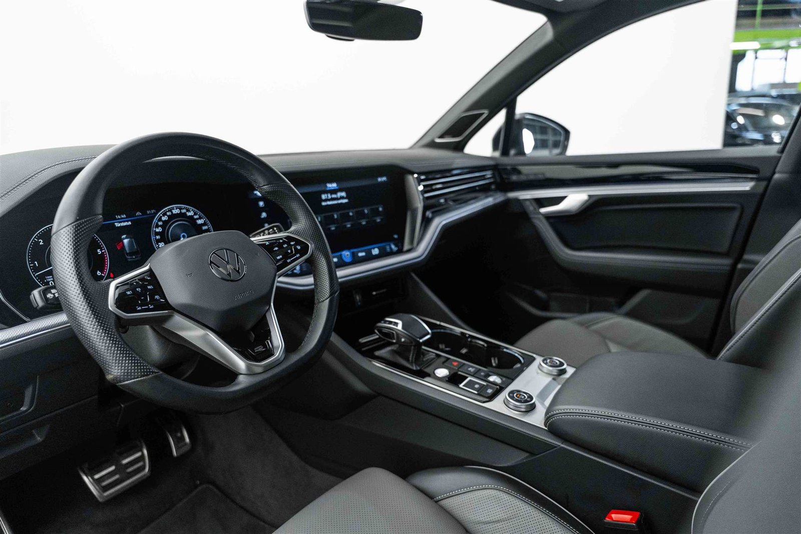 VW Touareg 3.0 TDI R Line Tiptronic 285PS, Diesel, Occasion / Gebraucht, Automatik - 7
