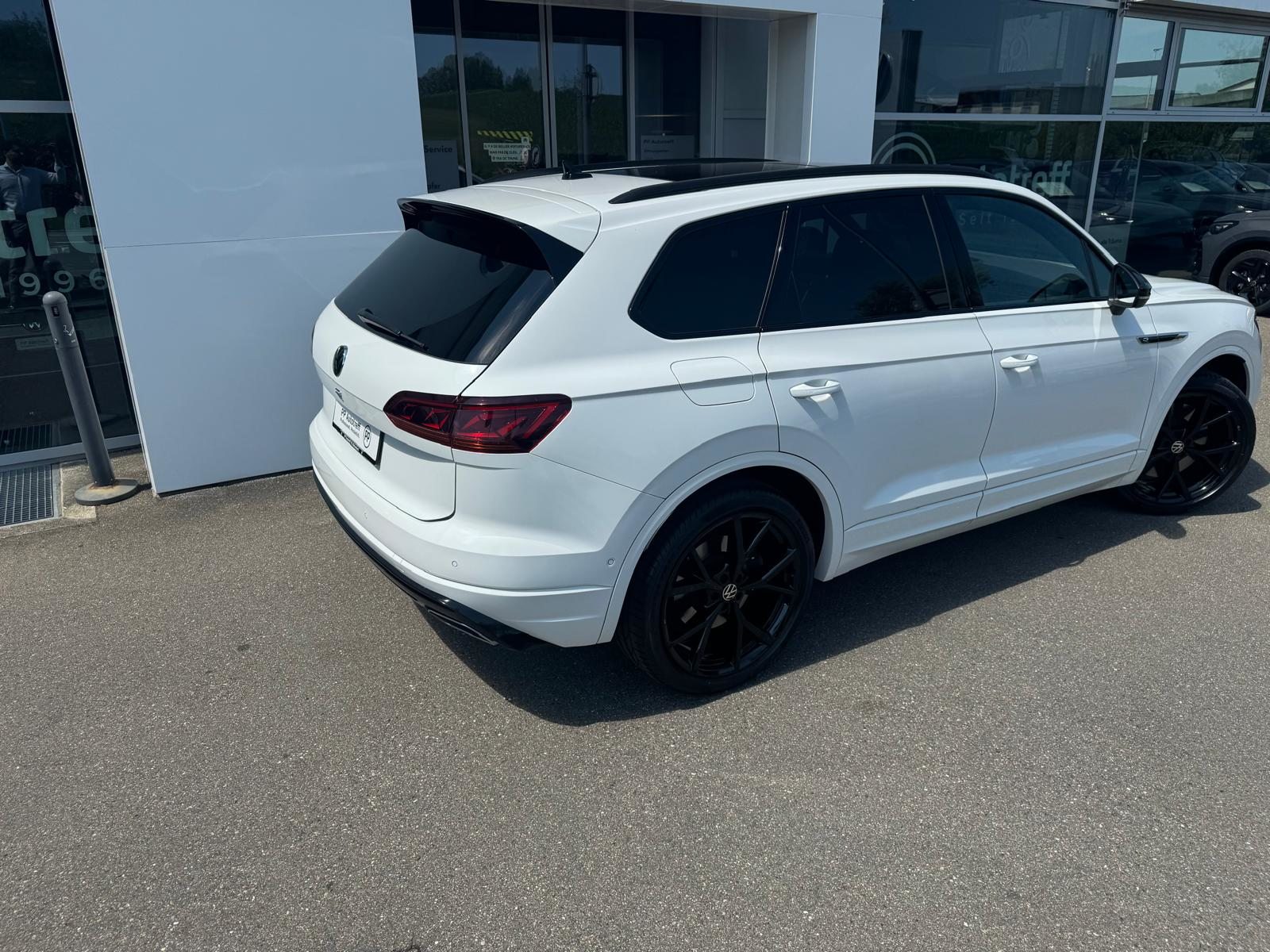 VW Touareg R, Full-Hybrid Petrol/Electric, Second hand / Used, Automatic - 4