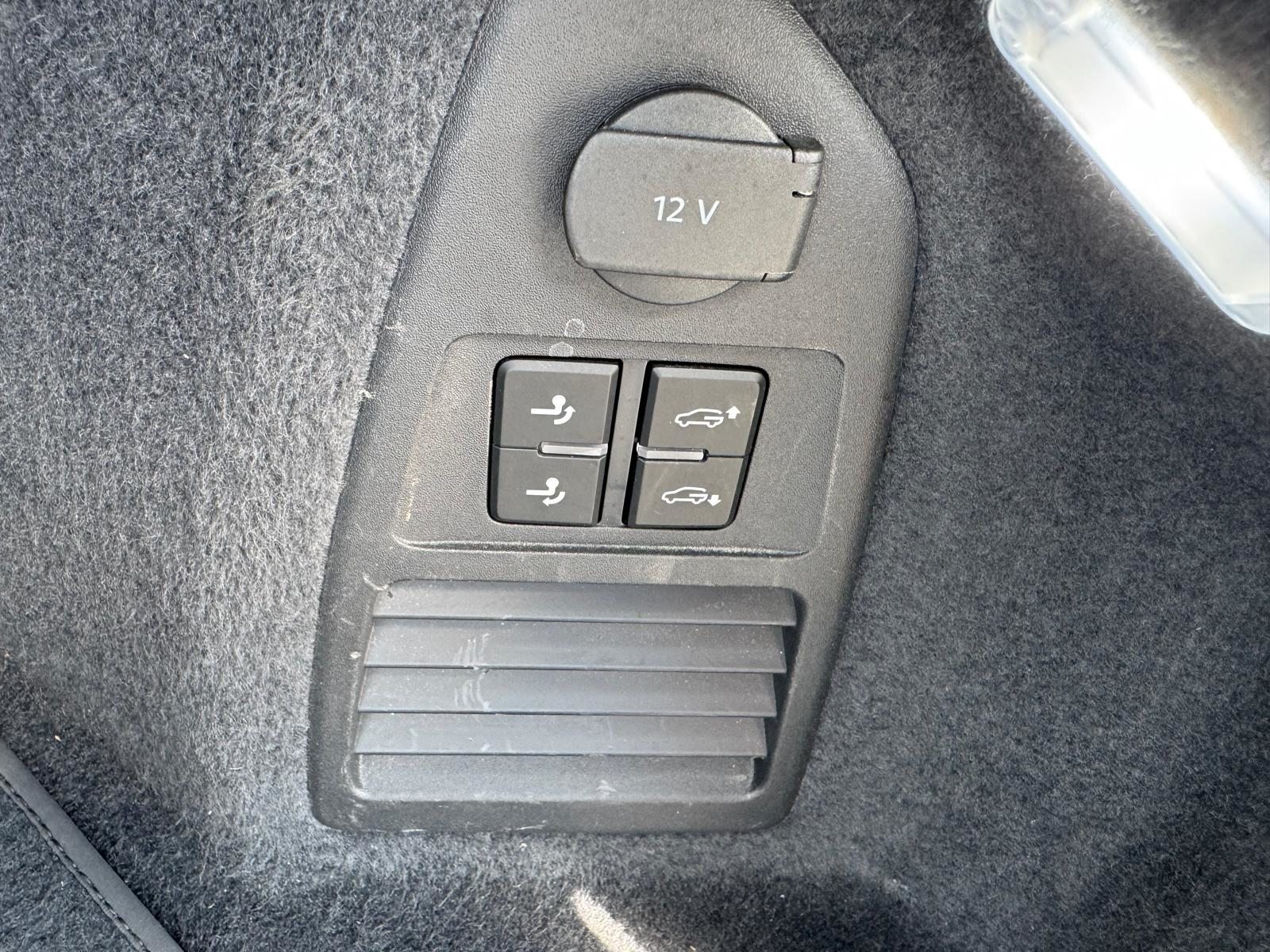 VW Touareg R, Full-Hybrid Petrol/Electric, Second hand / Used, Automatic - 6