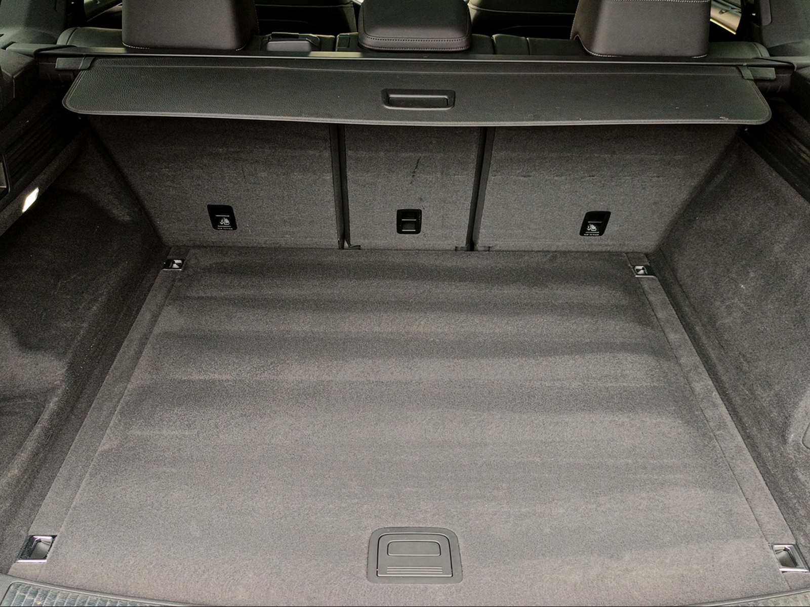 VW New Touareg R-Line, Diesel, Occasion / Gebraucht, Automatik - 7