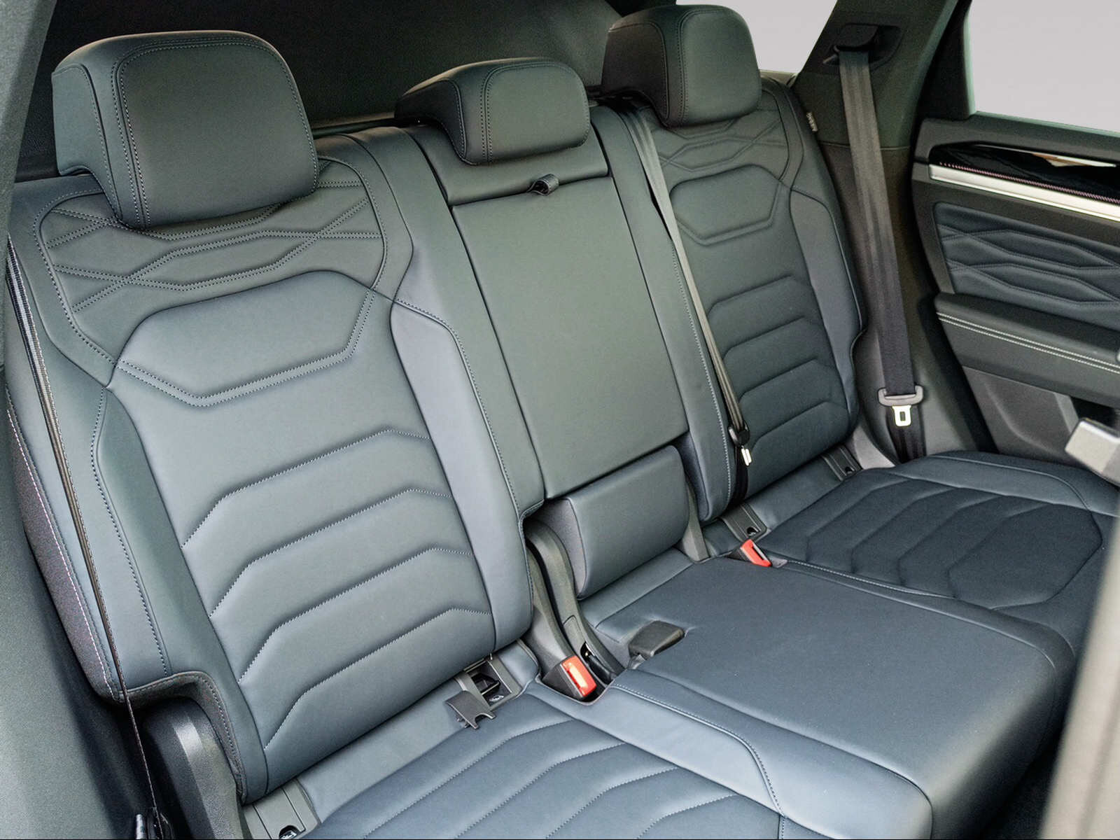VW Touareg R-Line Final Edition, Diesel, Second hand / Used, Automatic - 5