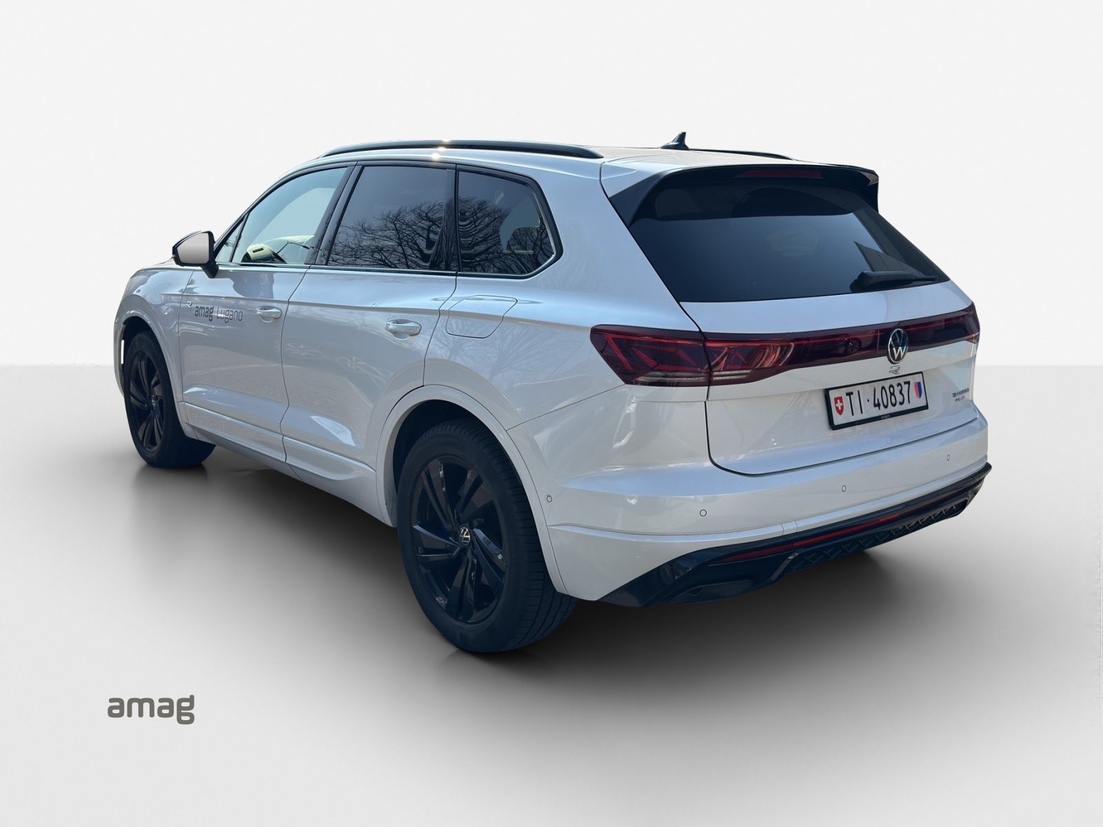VW Touareg PA R UNITED, Full-Hybrid Petrol/Electric, Ex-demonstrator, Automatic - 3