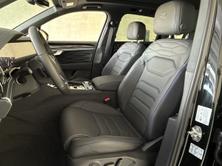 VW Touareg R UNITED, Full-Hybrid Petrol/Electric, New car, Automatic - 7