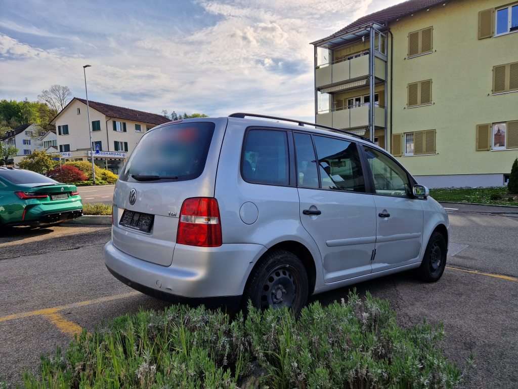 VW TOURAN 1.9 TDi 105 Trendline DSG, Diesel, Occasion / Gebraucht, Automatik - 3