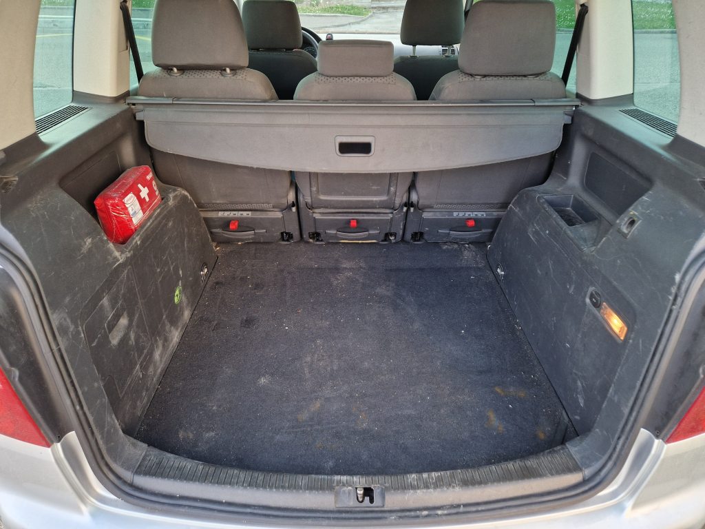 VW TOURAN 1.9 TDi 105 Trendline DSG, Diesel, Occasion / Gebraucht, Automatik - 5