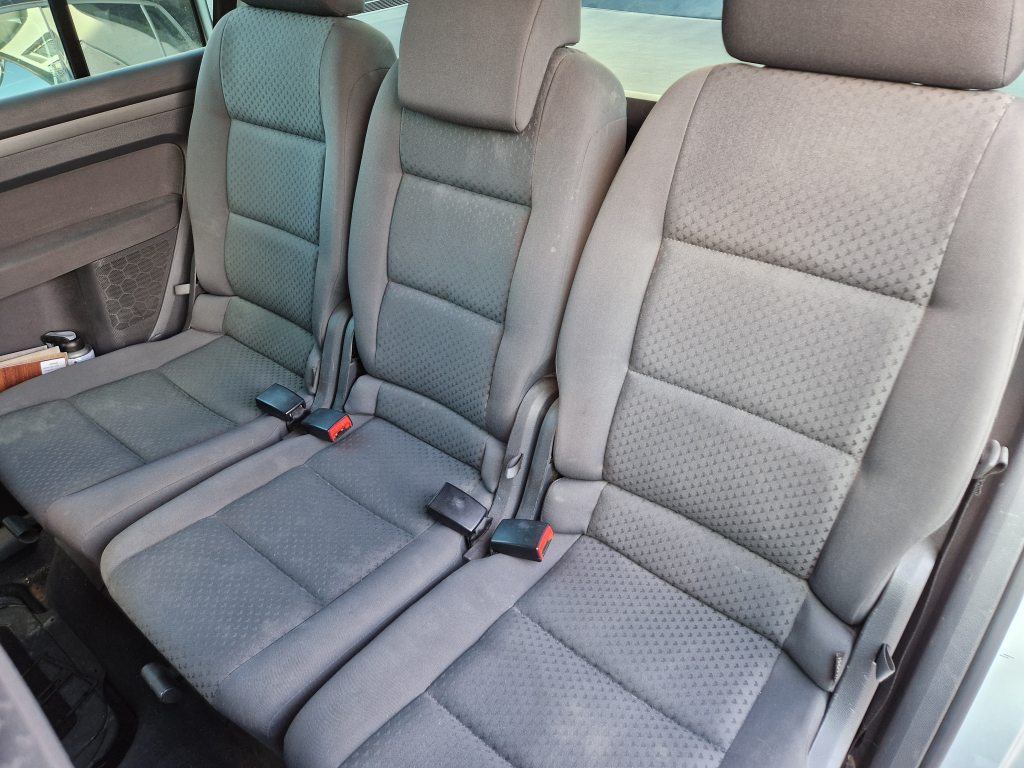 VW TOURAN 1.9 TDi 105 Trendline DSG, Diesel, Occasion / Gebraucht, Automatik - 6
