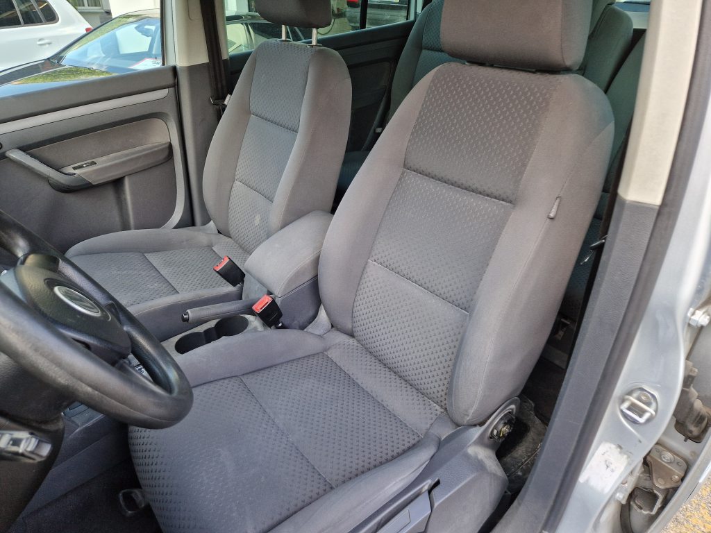 VW TOURAN 1.9 TDi 105 Trendline DSG, Diesel, Occasion / Gebraucht, Automatik - 7