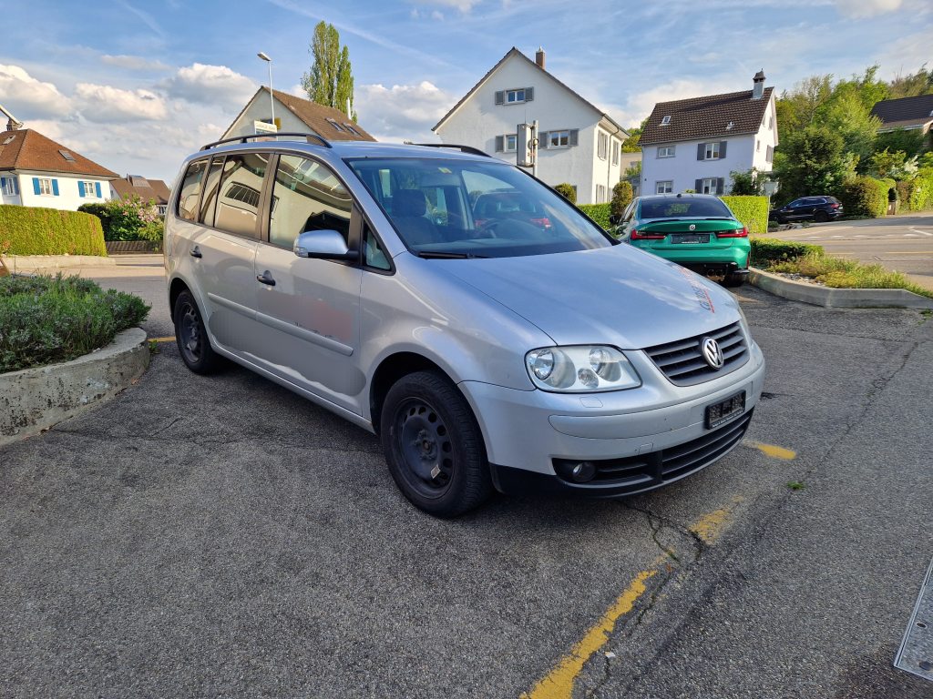 VW TOURAN 1.9 TDi 105 Trendline DSG, Diesel, Occasion / Gebraucht, Automatik - 4