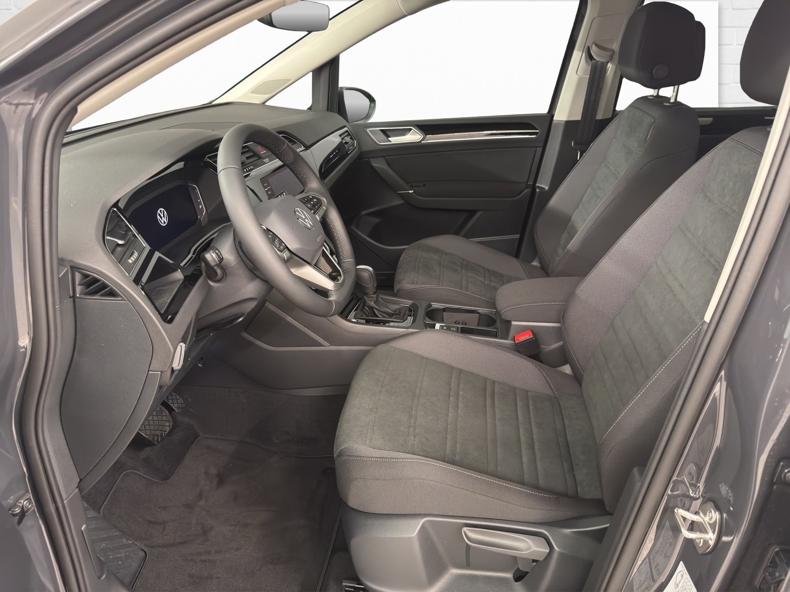VW Touran 2.0 TDI SCR Highline DSG, Diesel, New car, Automatic - 7