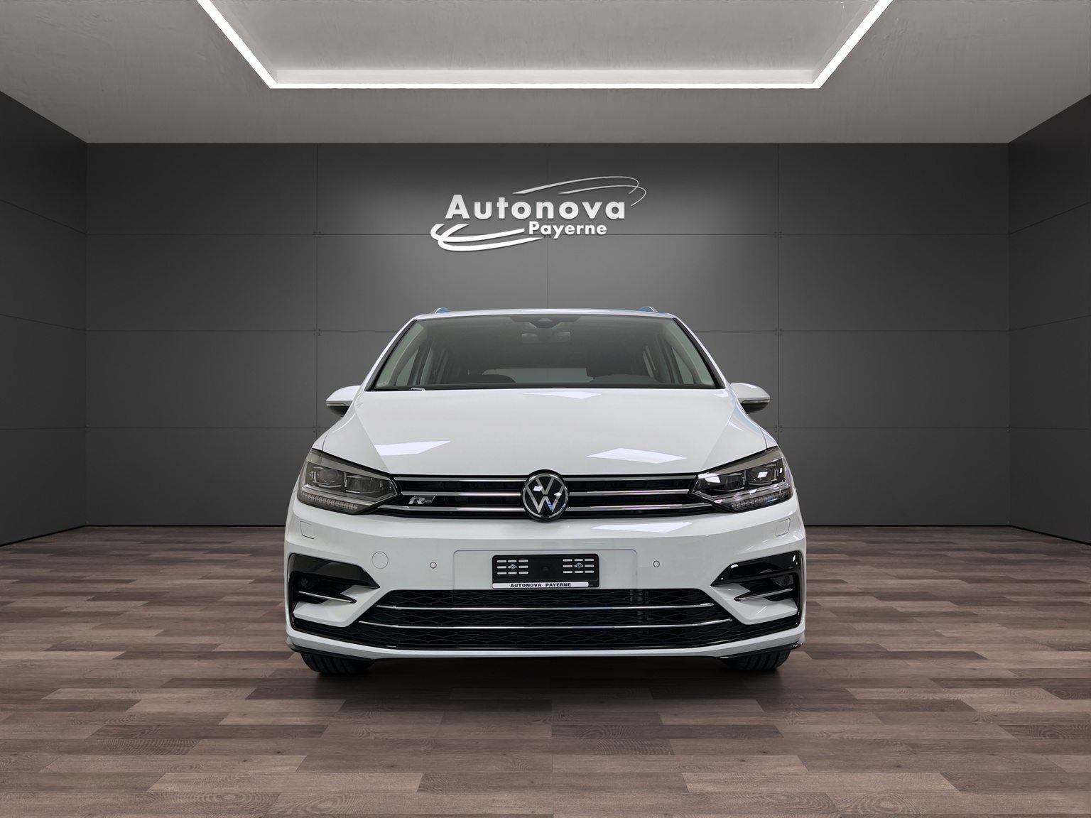 VW Touran UNITED, Petrol, New car, Automatic - 2