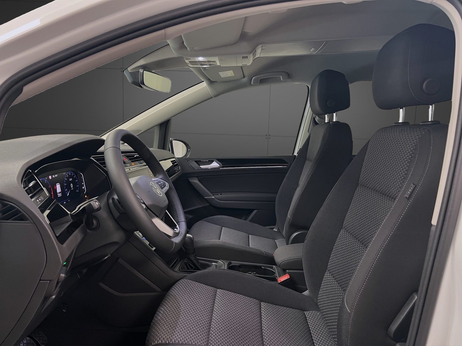 VW Touran UNITED, Petrol, New car, Automatic - 6