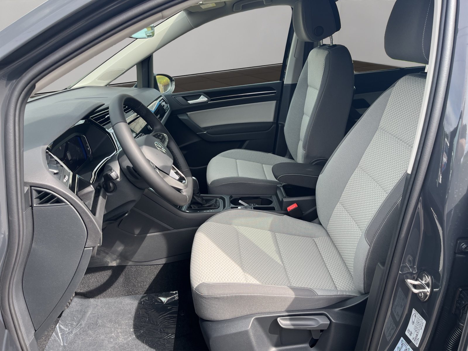 VW Touran UNITED, Benzin, Neuwagen, Automatik - 4