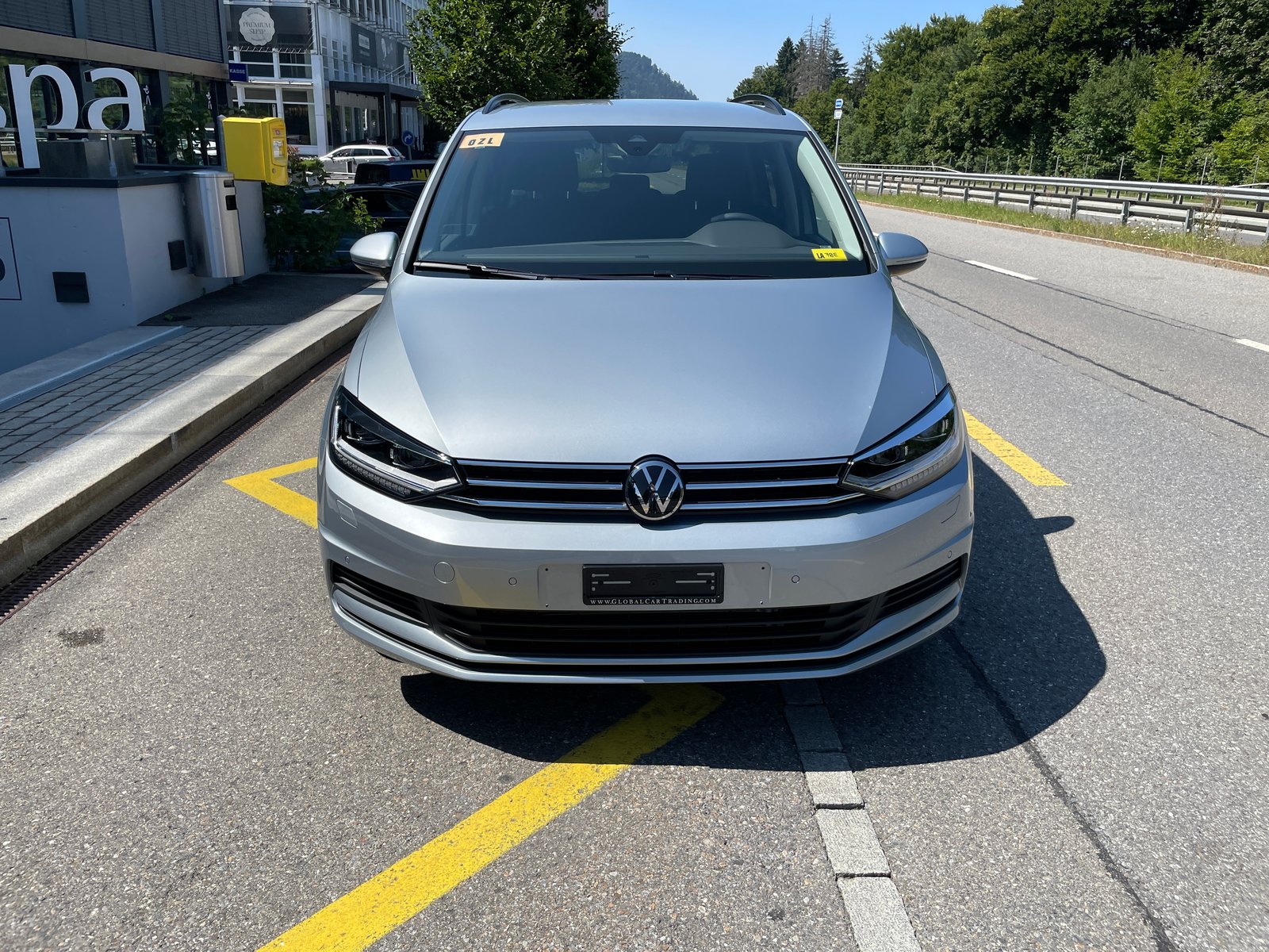 VW Touran 1.5 TSI EVO Comfortline DSG - 7 Sitzer, AHK, Benzin, Neuwagen, Automatik - 2