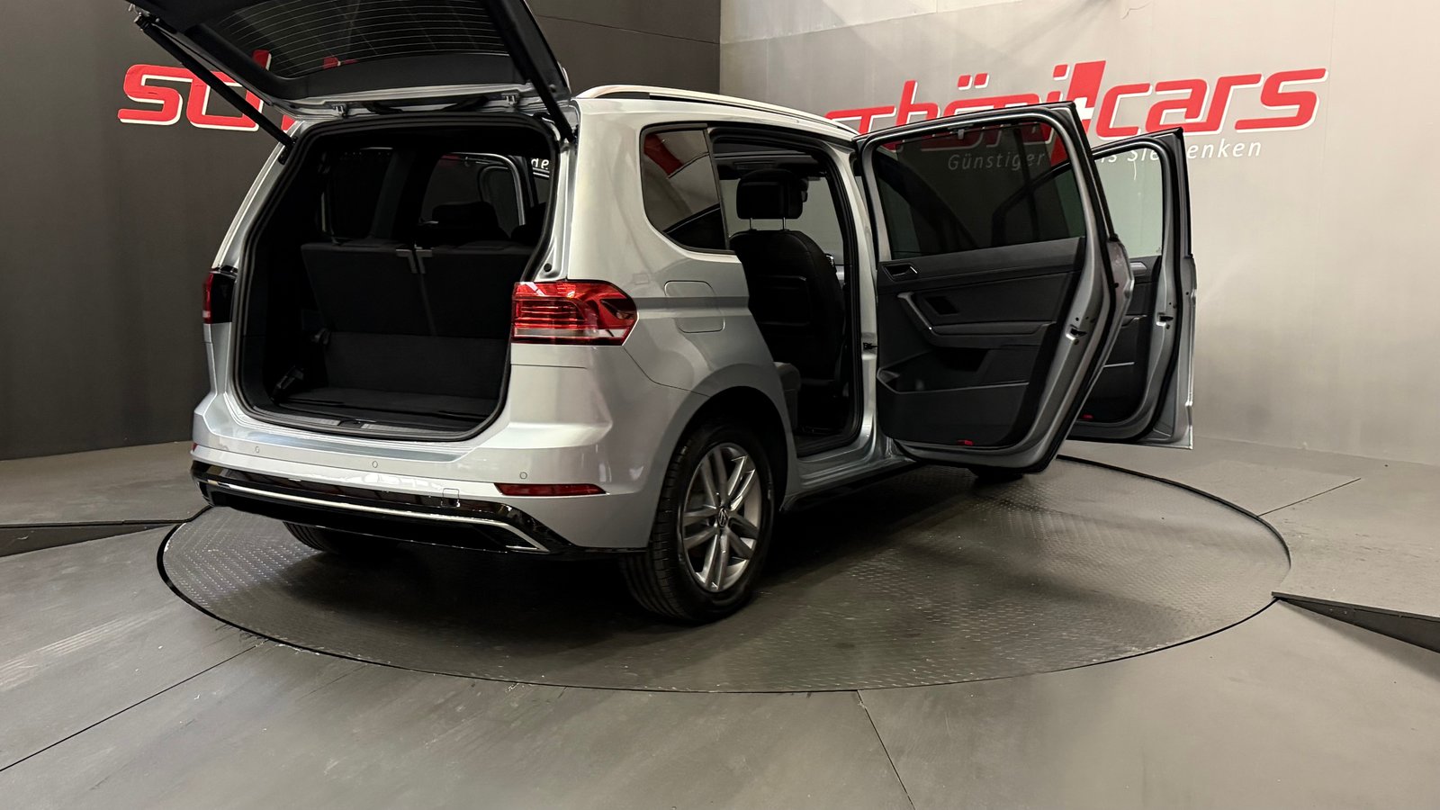 VW Touran 1.5 TSI EVO R-Line DSG Panorama, Petrol, New car, Automatic - 7