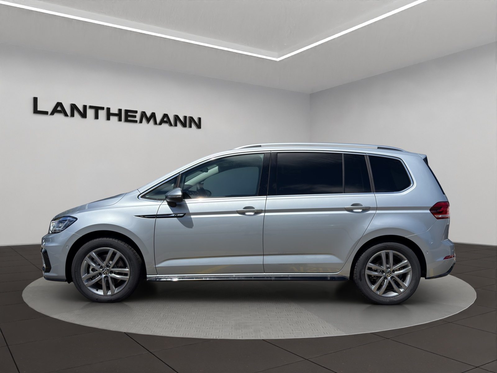 VW Touran UNITED, Petrol, New car, Automatic - 2
