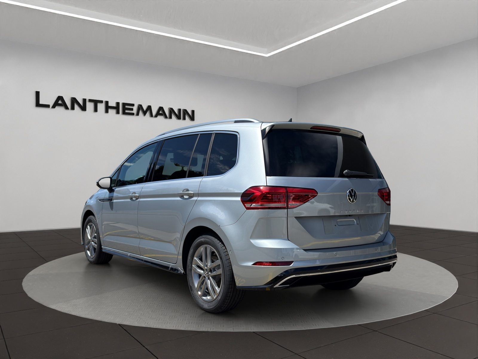 VW Touran UNITED, Petrol, New car, Automatic - 3