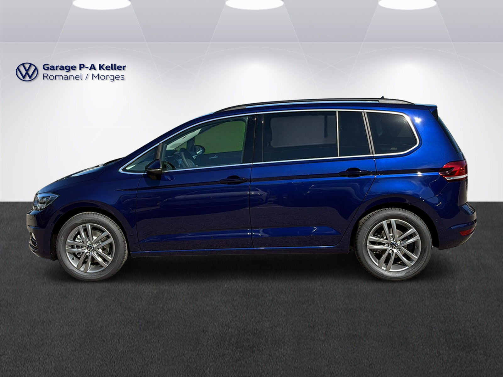VW Touran UNITED, Petrol, New car, Automatic - 2