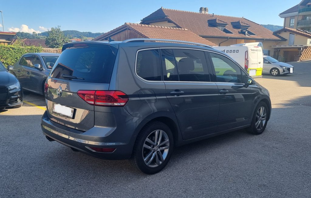 VW TOURAN 2.0 TDI DSG Highline DSG, Diesel, Second hand / Used, Automatic - 4