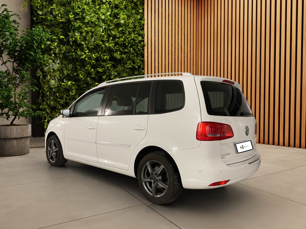 VW TOURAN 1.4 TSI 140 Highline DSG / 7 Plätze, Essence, Occasion / Utilisé, Automatique - 4