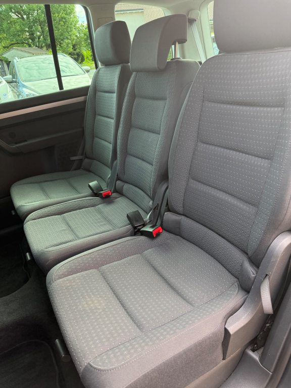 VW TOURAN 2.0 FSI Trendline, Petrol, Second hand / Used, Automatic - 7