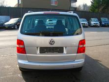 VW Touran 2.0 FSI Highline, Petrol, Second hand / Used, Automatic - 7
