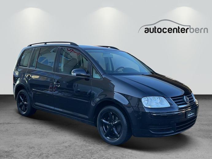VW Touran 1.6 FSI Highline, Benzin, Occasion / Gebraucht, Handschaltung