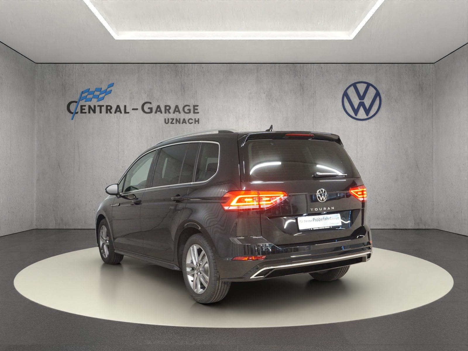 VW Touran UNITED, Benzin, Occasion / Gebraucht, Automatik - 4