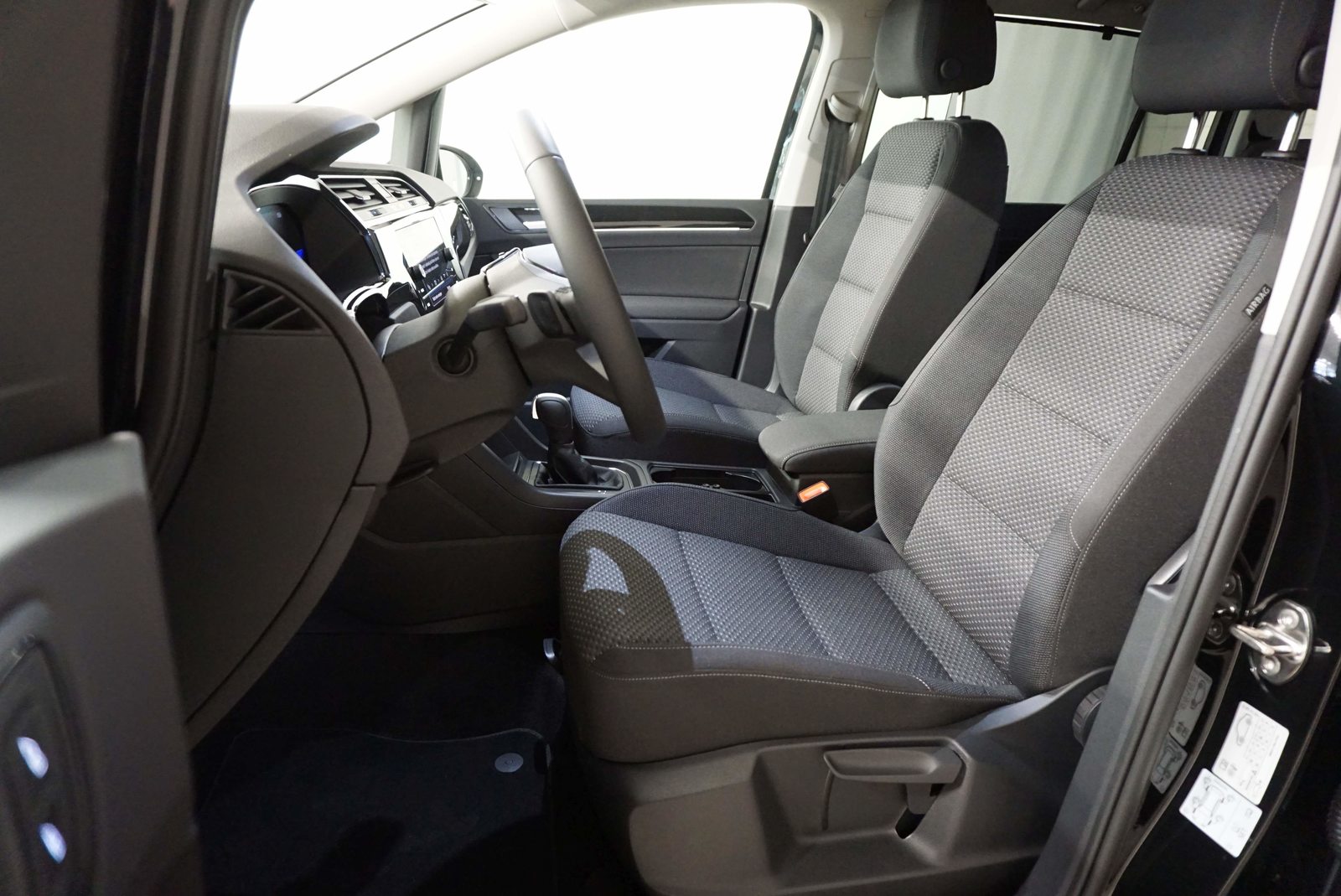 VW Touran UNITED, Essence, Occasion / Utilisé, Automatique - 7