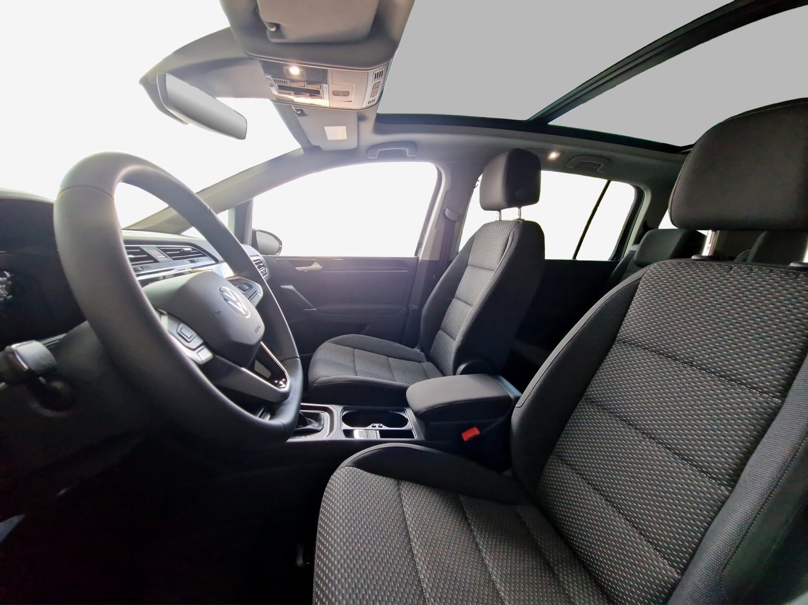 VW Touran Comfortline, Essence, Occasion / Utilisé, Automatique - 7