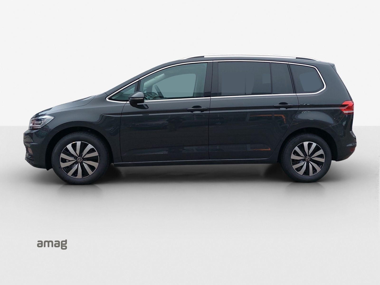VW Touran Comfortline, Petrol, Second hand / Used, Automatic - 2