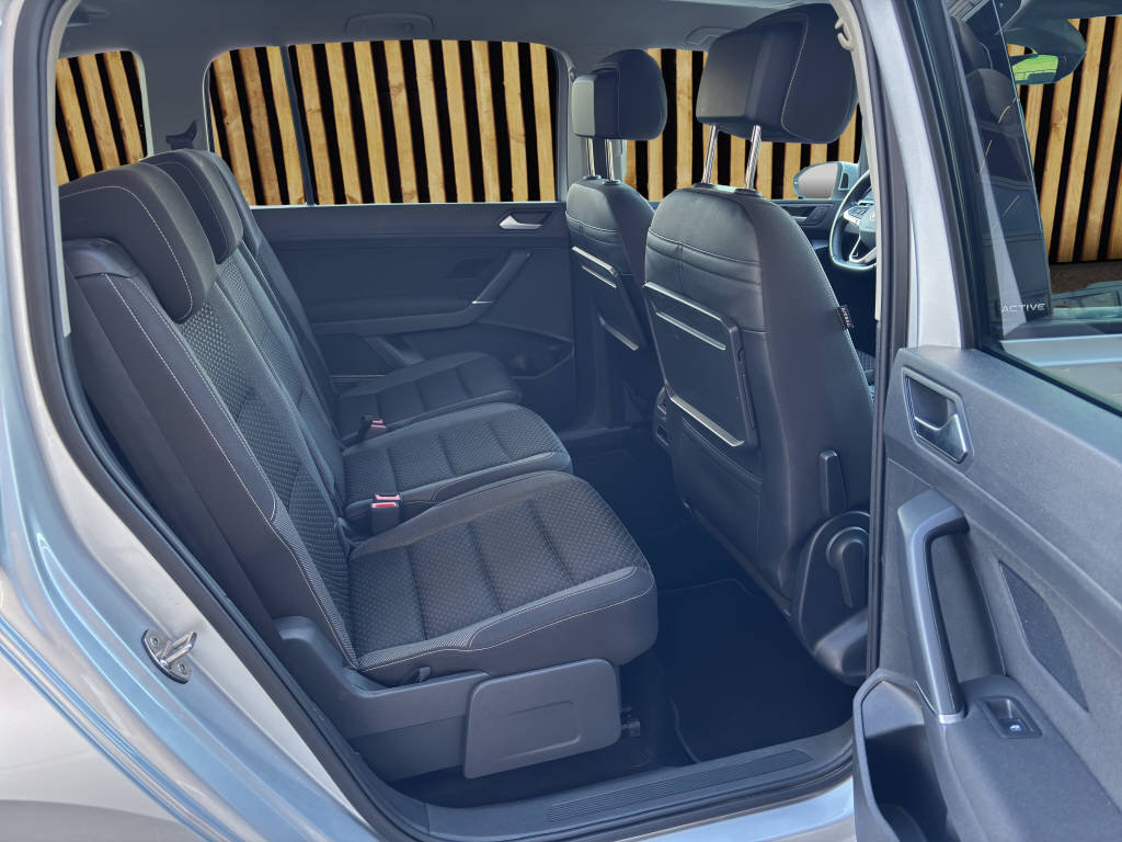 VW Touran 1.5 TSI Active DSG, Benzin, Occasion / Gebraucht, Automat - 6