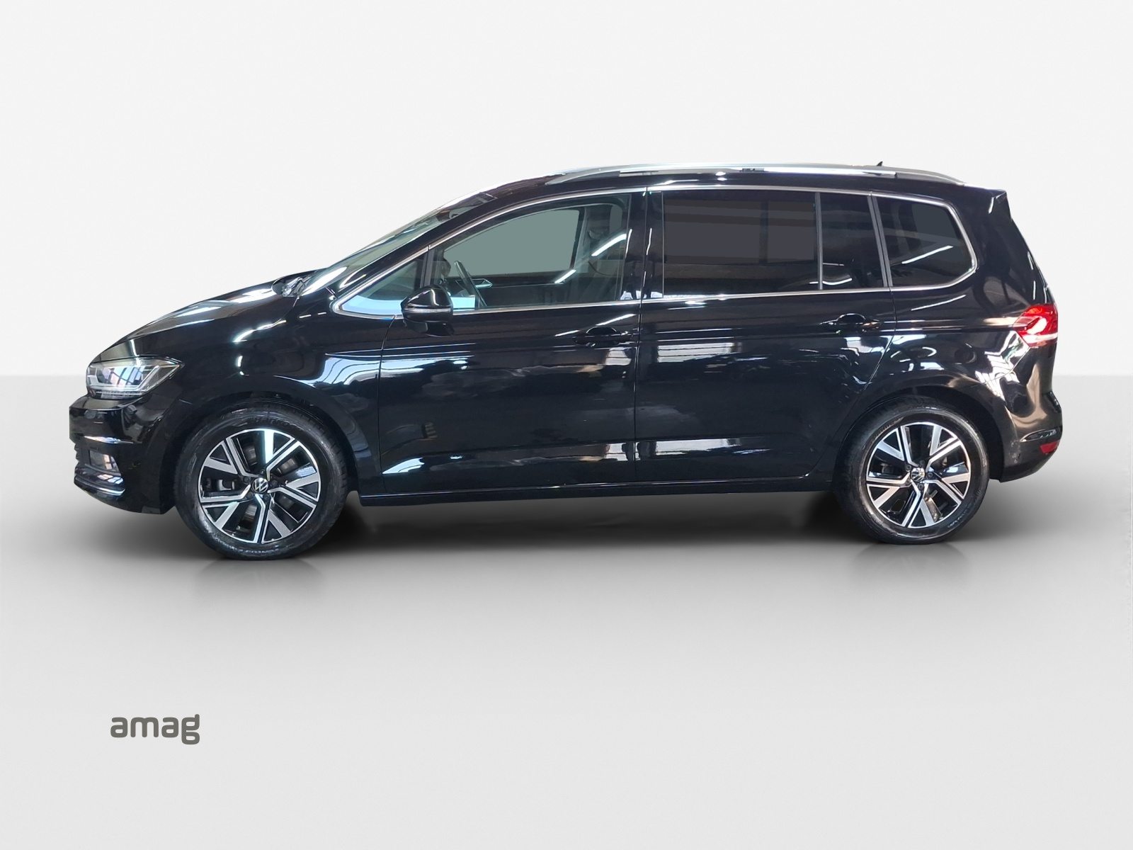 VW Touran Highline, Petrol, Second hand / Used, Automatic - 2