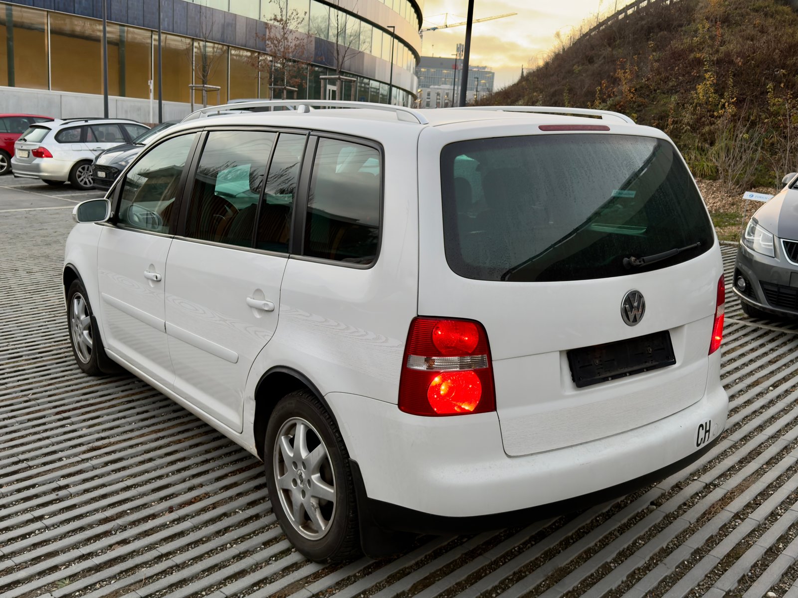 VW Touran 2.0 TDI Trendline AUTOMAT, Diesel, Second hand / Used, Automatic - 5