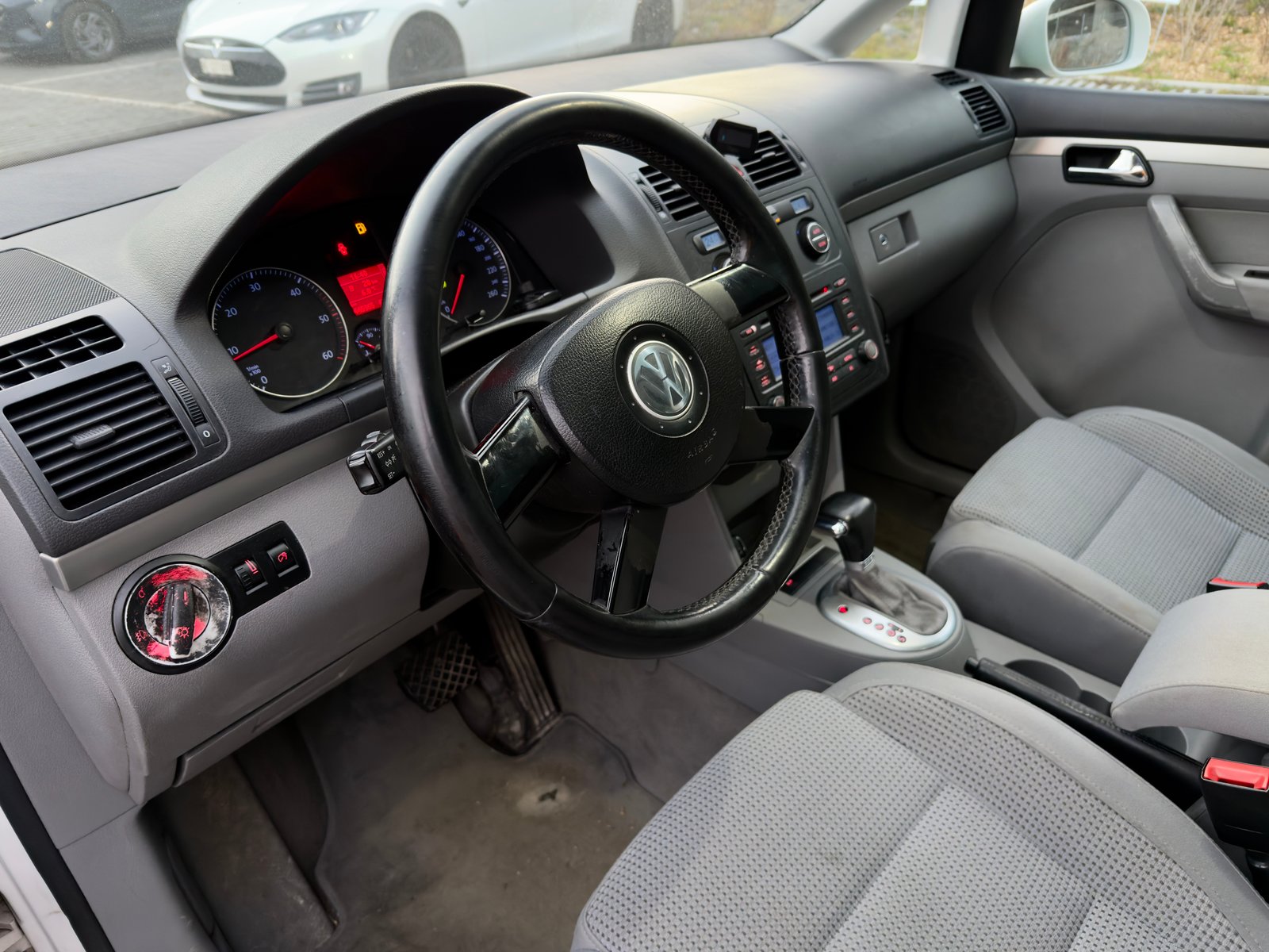 VW Touran 2.0 TDI Trendline AUTOMAT, Diesel, Second hand / Used, Automatic - 7