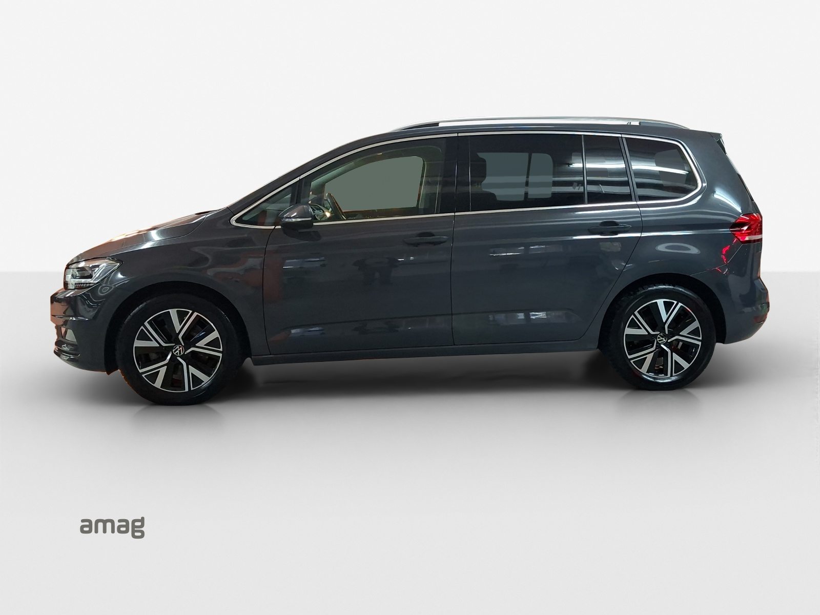VW Touran Highline, Petrol, Second hand / Used, Automatic - 2