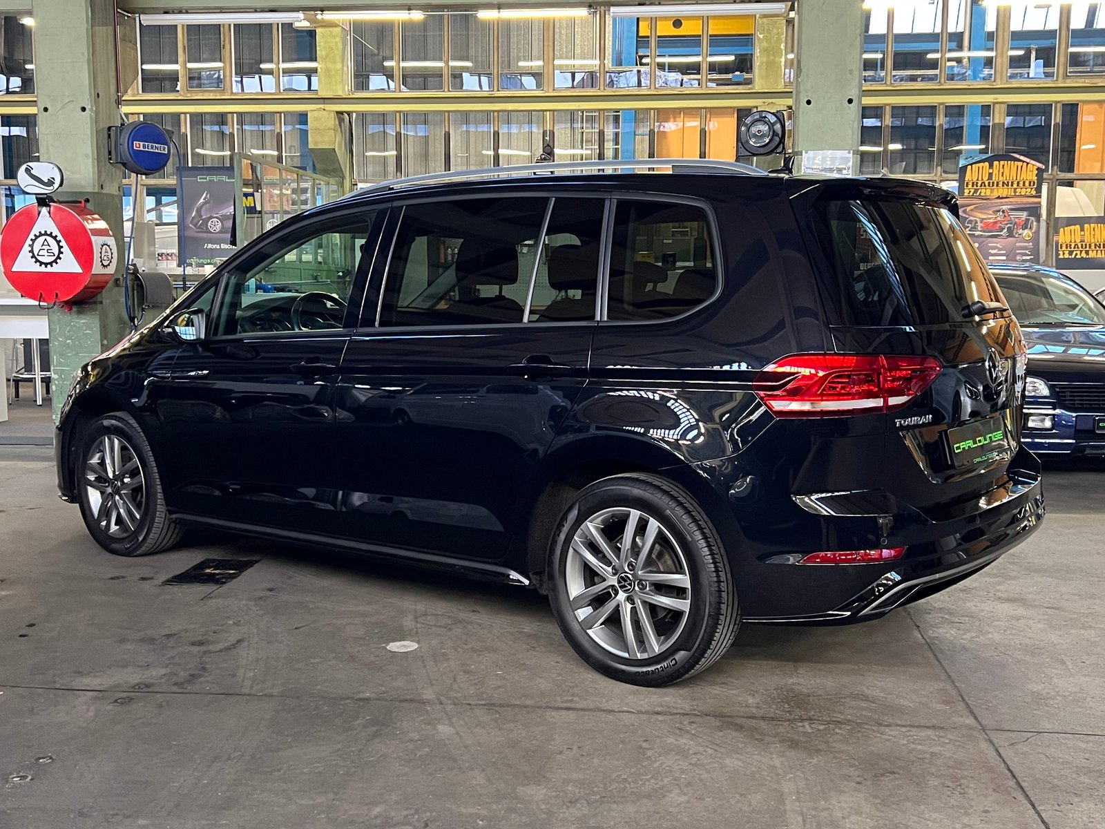 VW Touran 1.5 TSI EVO R-Line Comfortline 7-Plätzer DSG, Benzin, Occasion / Gebraucht, Automatik - 2