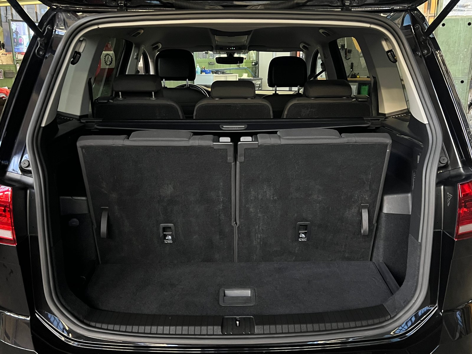 VW Touran 1.5 TSI EVO R-Line Comfortline 7-Plätzer DSG, Benzin, Occasion / Gebraucht, Automatik - 5