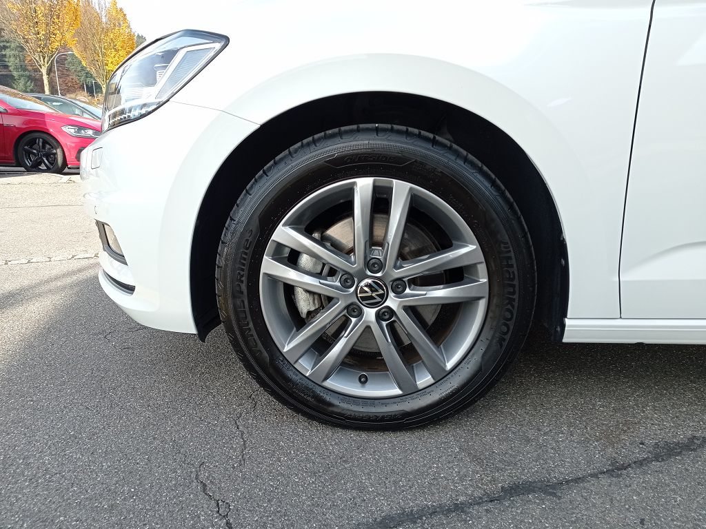 VW Touran UNITED, Essence, Occasion / Utilisé, Automatique - 4