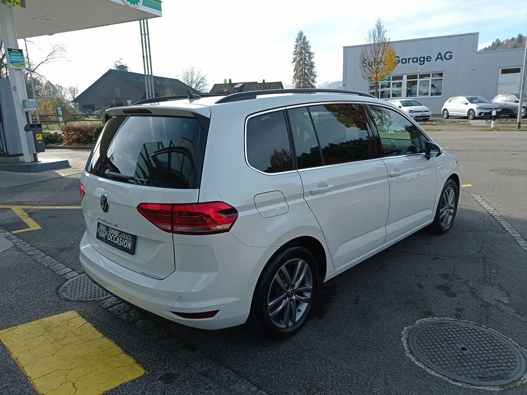 VW Touran UNITED, Essence, Occasion / Utilisé, Automatique - 7