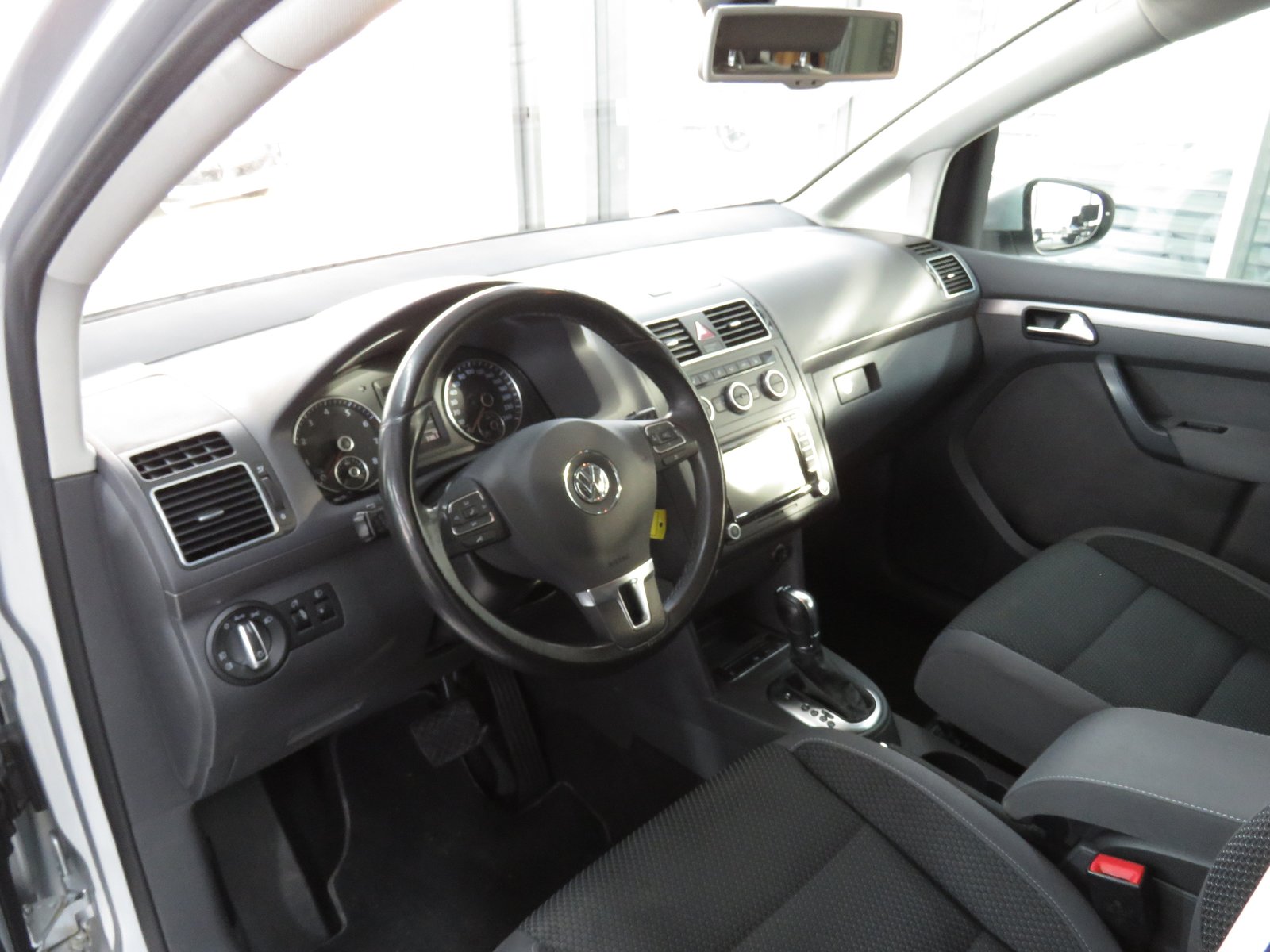 VW Touran 1.4 TSI Comfortline DSG, Benzin, Occasion / Gebraucht, Automatik - 7