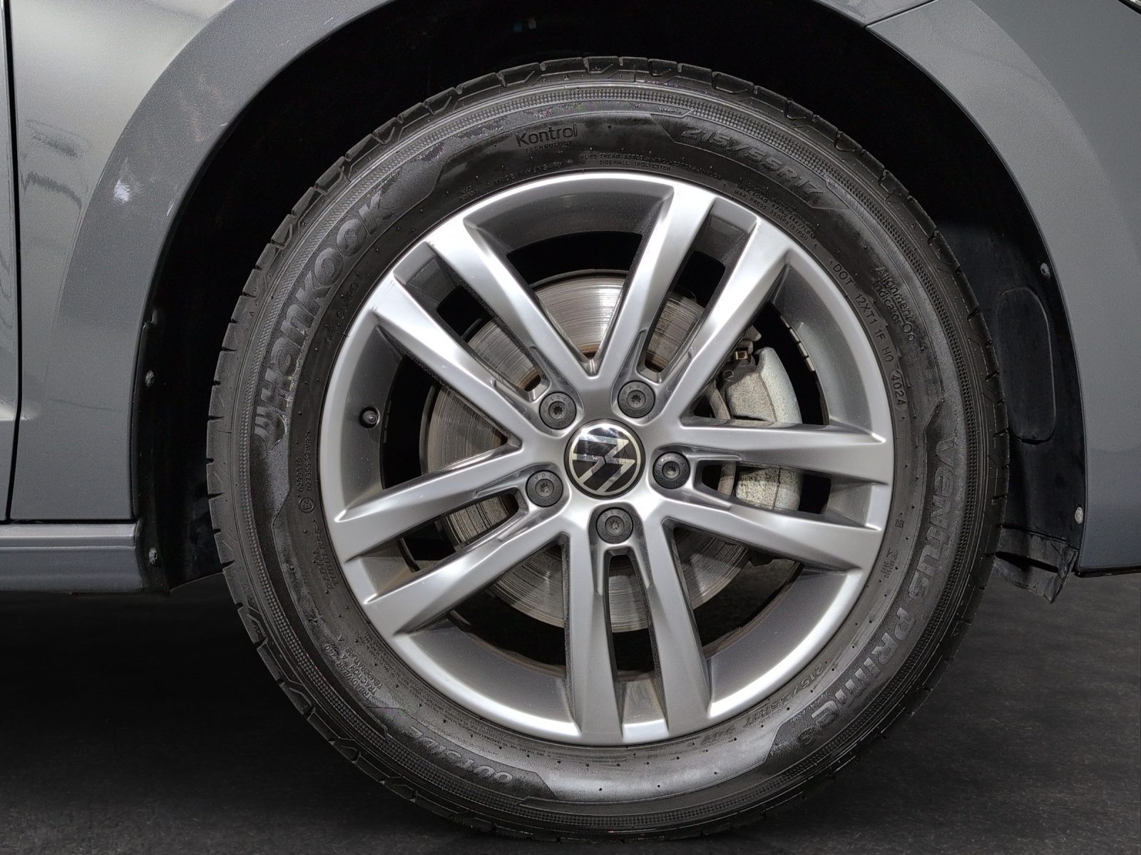 VW Touran UNITED, Benzin, Occasion / Gebraucht, Automatik - 5