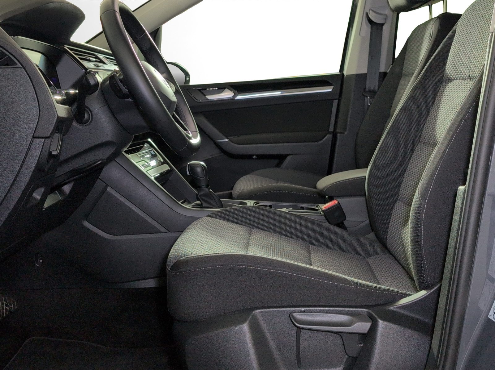 VW Touran UNITED, Benzin, Occasion / Gebraucht, Automatik - 6