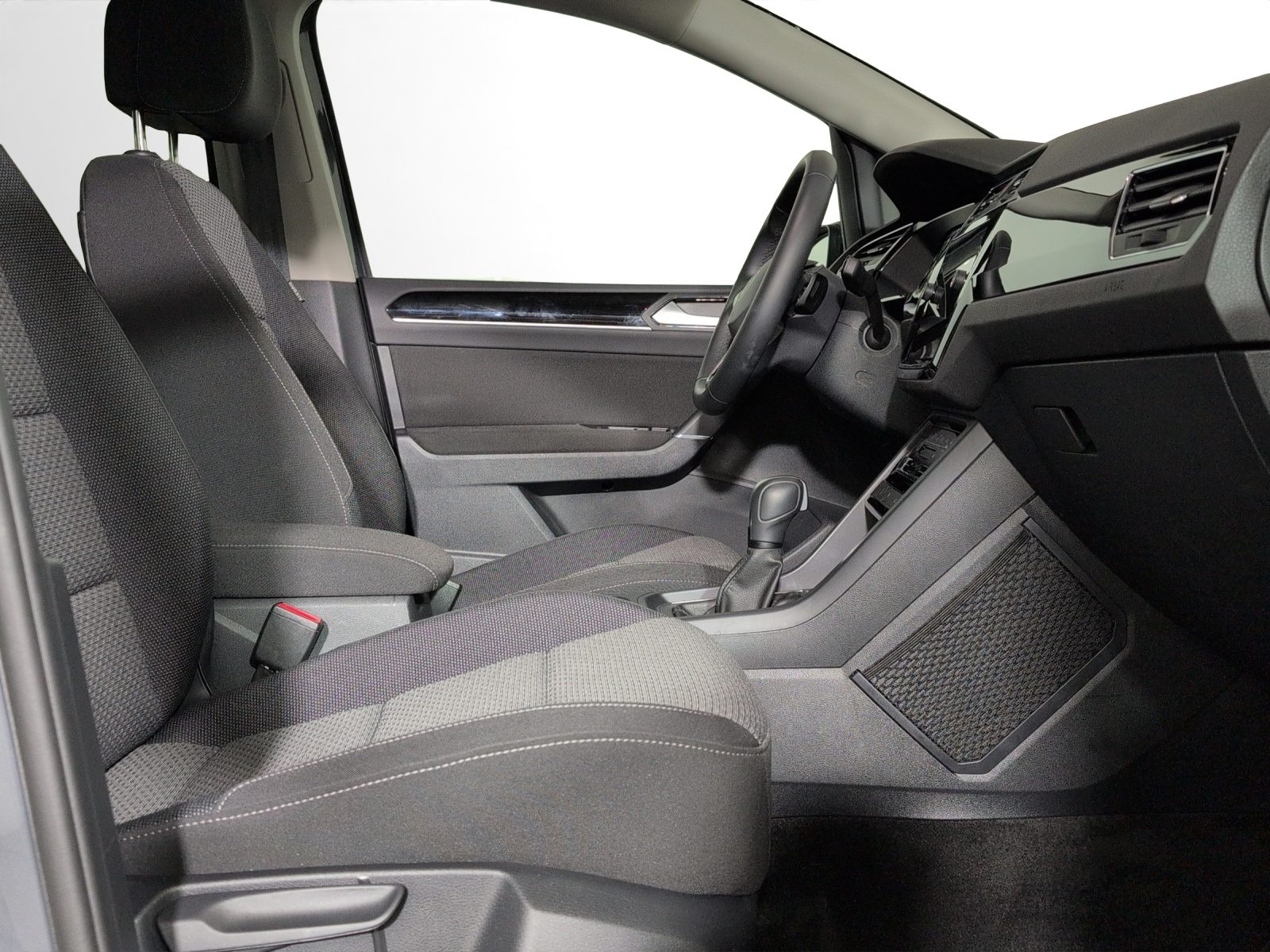 VW Touran UNITED, Benzin, Occasion / Gebraucht, Automatik - 7