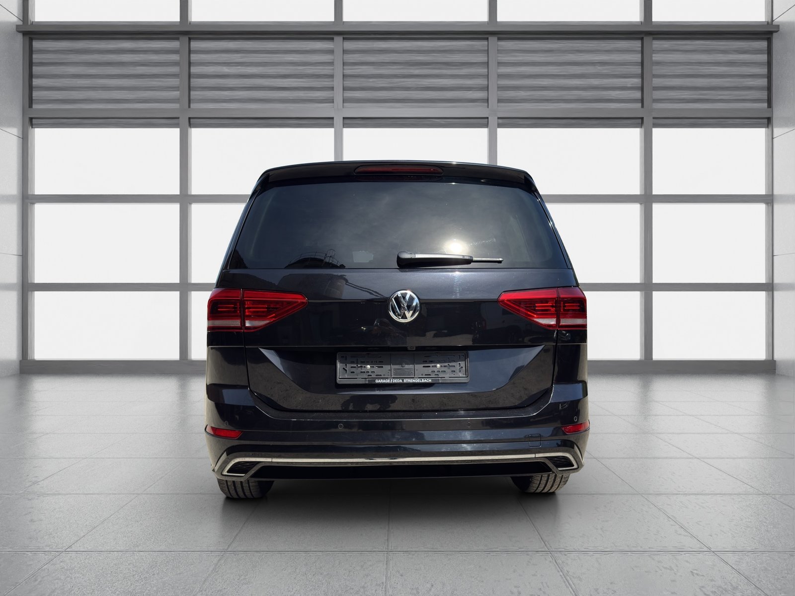 VW Touran 1.5 TSI Highline EVO R Line DSG 7 Plätzer, Petrol, Second hand / Used, Automatic - 4
