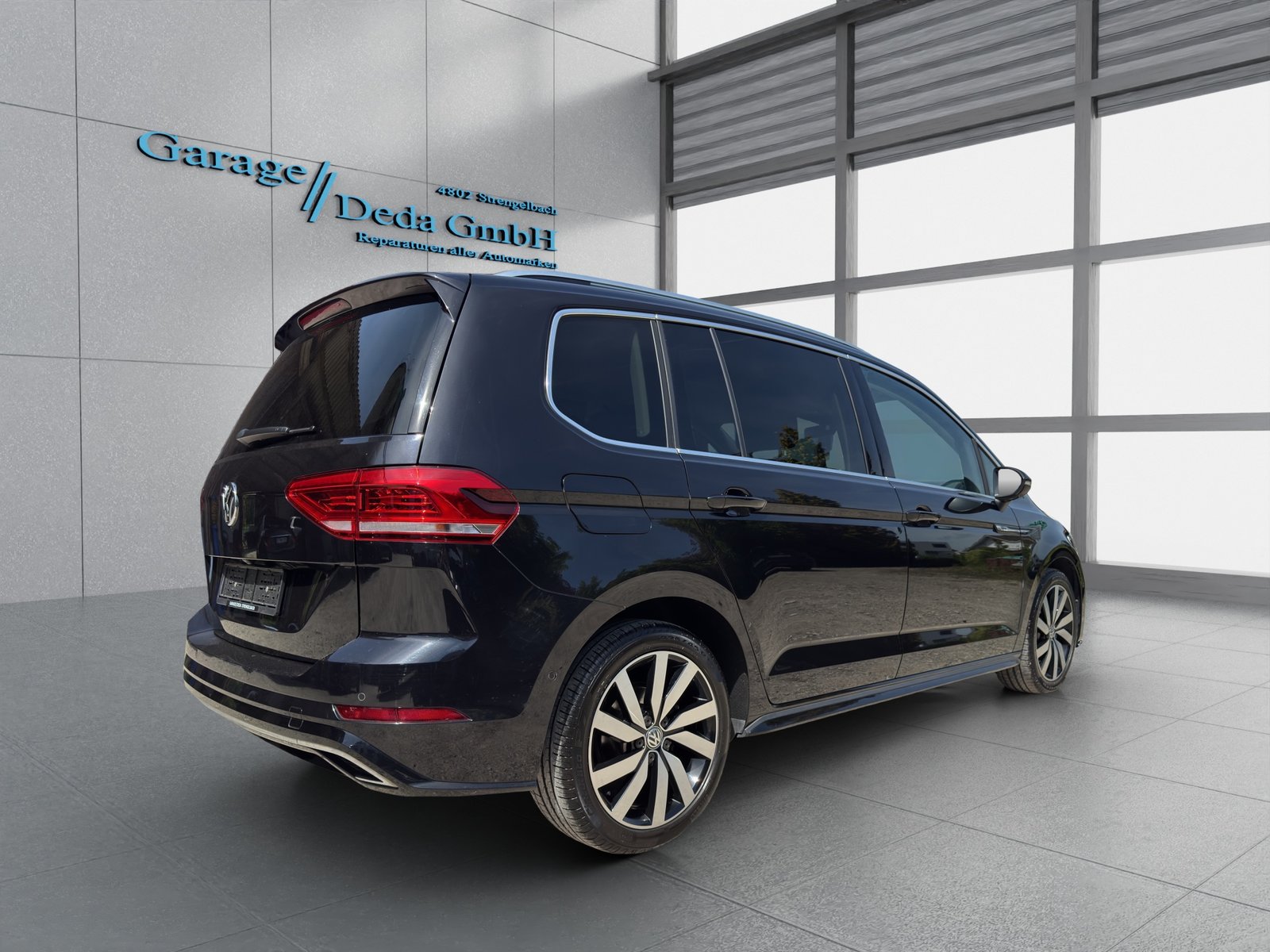 VW Touran 1.5 TSI Highline EVO R Line DSG 7 Plätzer, Petrol, Second hand / Used, Automatic - 5