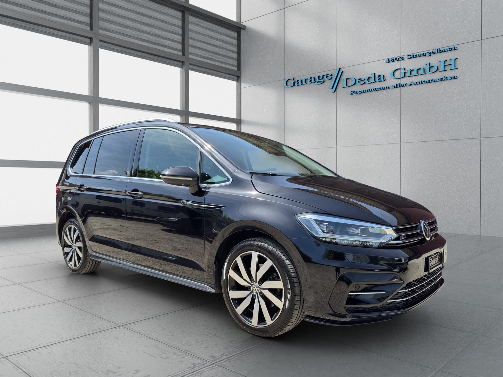 VW Touran 1.5 TSI Highline EVO R Line DSG 7 Plätzer, Petrol, Second hand / Used, Automatic - 7